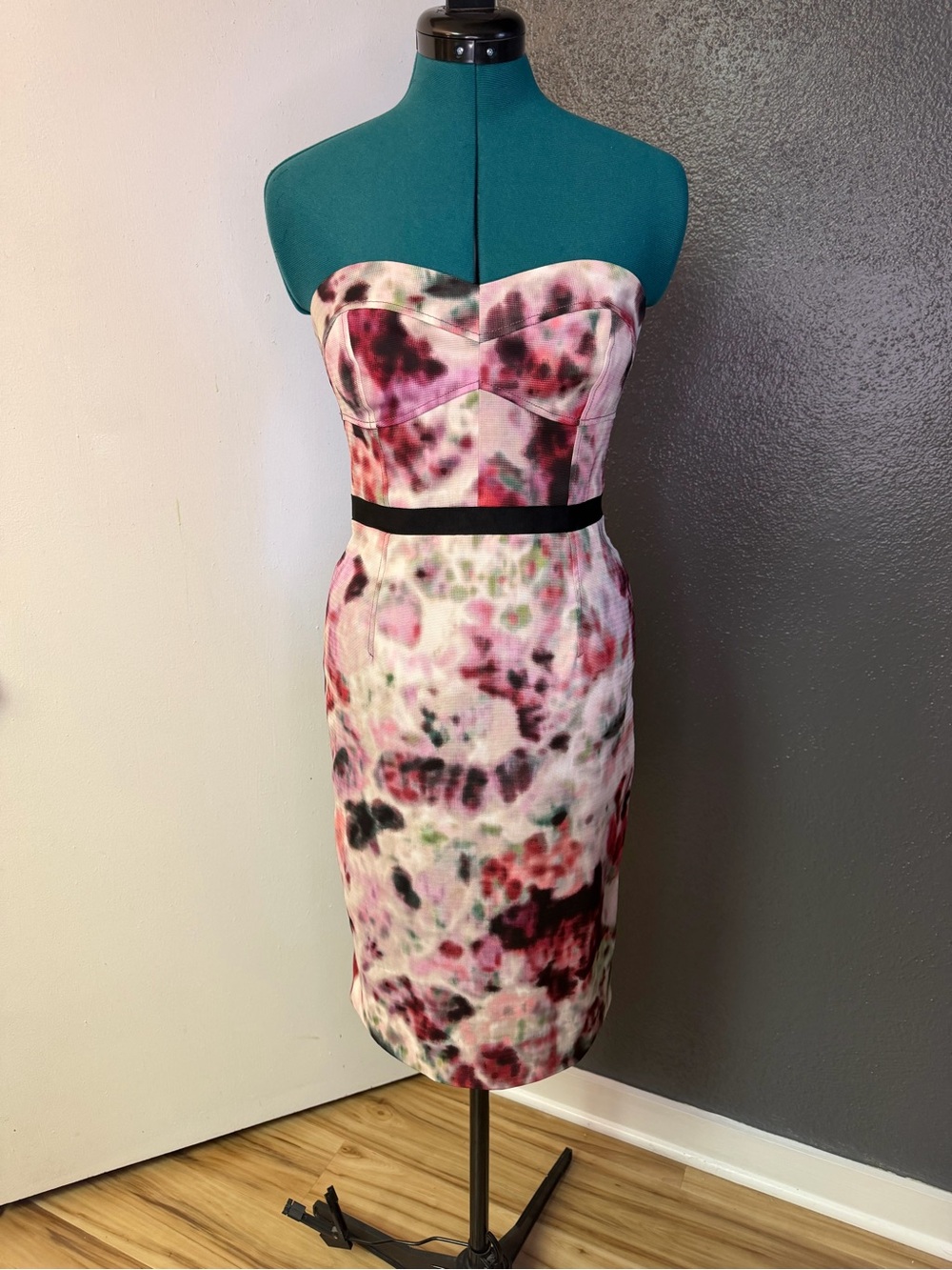 Anthropology Moulinette Soeurs Strapless Floral Sheath Dress